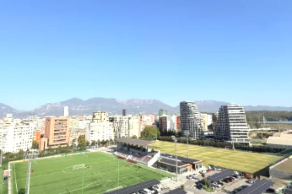 Shtepi me qera Apartament ne Tirane, 3+1, Mobilimi E mobiluar, Pagesa 3,200  Euro.