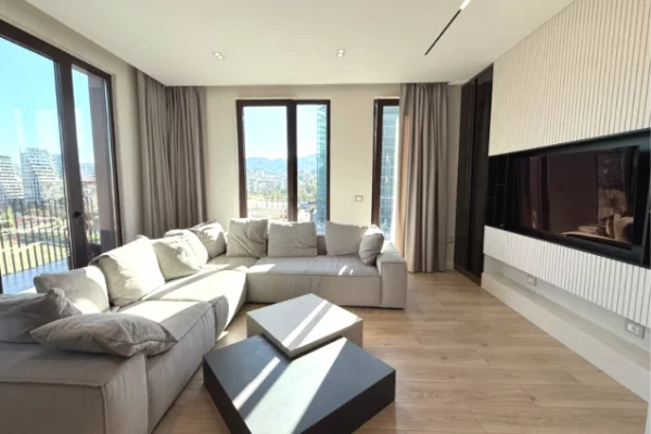 Shtepi me qera 3+1 ne Tirane - 3,200 Euro