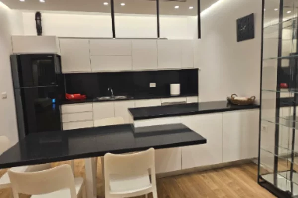 Shtepi me qera Apartament ne Tirane, 2+1, Mobilimi E mobiluar, Pagesa 1,200  Euro.