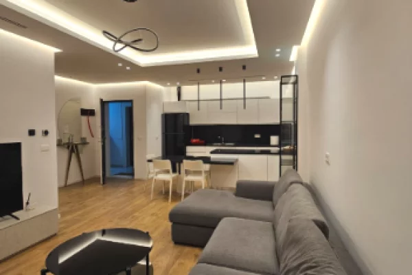 Shtepi me qera 2+1 ne Tirane - 1,200 Euro