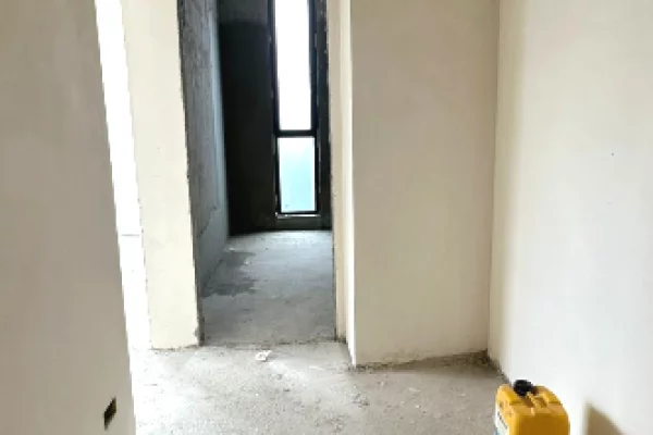 Appartamento in vendita a Tirana 3+1, Vuoto