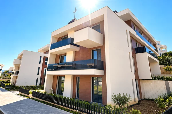 Appartamento in vendita a Tirana 3+1, Vuoto