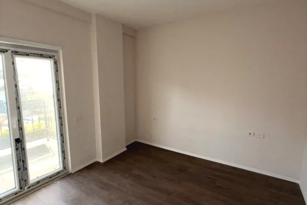 Appartamento in vendita a Tirana 1+1, Vuoto