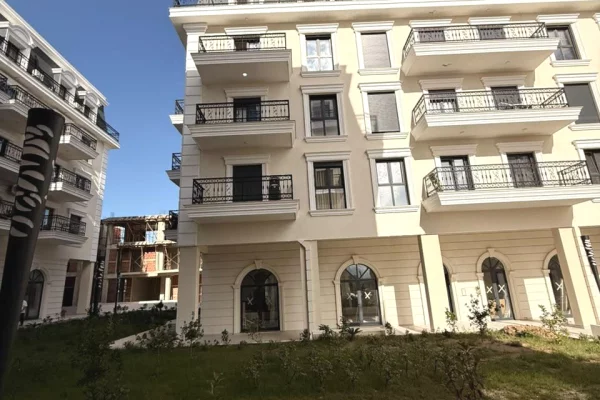 Appartamento in vendita a Tirana 1+1, Vuoto