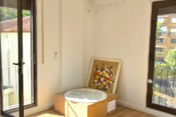 Shtepi me qera Apartament ne Tirane, 2+1, Mobilimi E mobiluar, Pagesa 120,000  Leke.