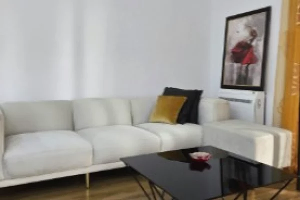 Shtepi me qera Apartament ne Tirane, 2+1, Mobilimi E mobiluar, Pagesa 120,000  Leke.