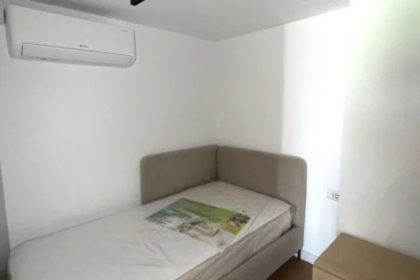 Shtepi ne shitje Duplex(shtepi me 2 kate) ne Tirane, 2+1, Mobilimi E mobiluar, Pagesa 165,000  Euro.
