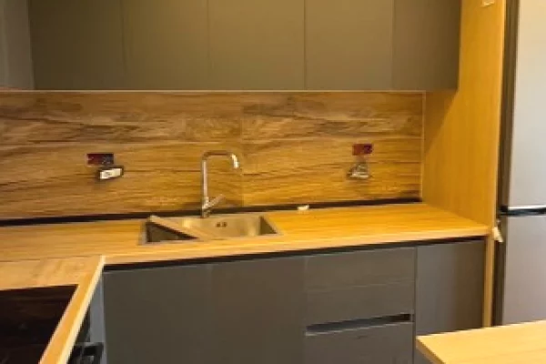 Shtepi ne shitje Duplex(shtepi me 2 kate) ne Tirane, 2+1, Mobilimi E mobiluar, Pagesa 165,000  Euro.