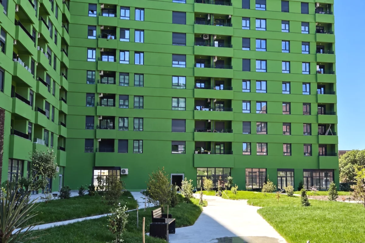 Shtepi ne shitje Apartament ne Tirane, 3+1, Mobilimi Bosh, pa mobiluar, Pagesa 229,650  Euro.