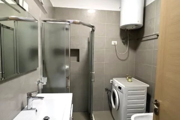 Shtepi me qera Apartament ne Tirane, 2+1, Mobilimi E mobiluar, Pagesa 95,000  Leke.