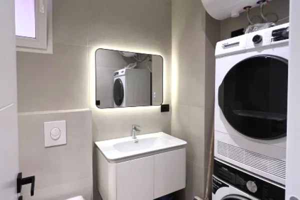 Shtepi ne shitje Apartament ne Tirane, 1+1, Mobilimi E mobiluar, Pagesa 11,600,000  Leke.