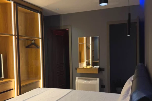 Shtepi me qera Apartament ne Tirane, 2+1, Mobilimi E mobiluar, Pagesa 110,000  Leke.