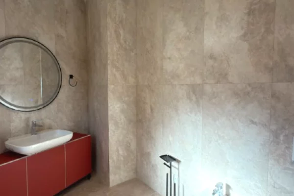 Shtepi me qera Apartament ne Tirane, 2+1, Mobilimi E mobiluar, Pagesa 1,700  Euro.