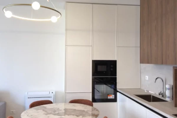 Shtepi me qera Apartament ne Tirane, 2+1, Mobilimi E mobiluar, Pagesa 1,700  Euro.