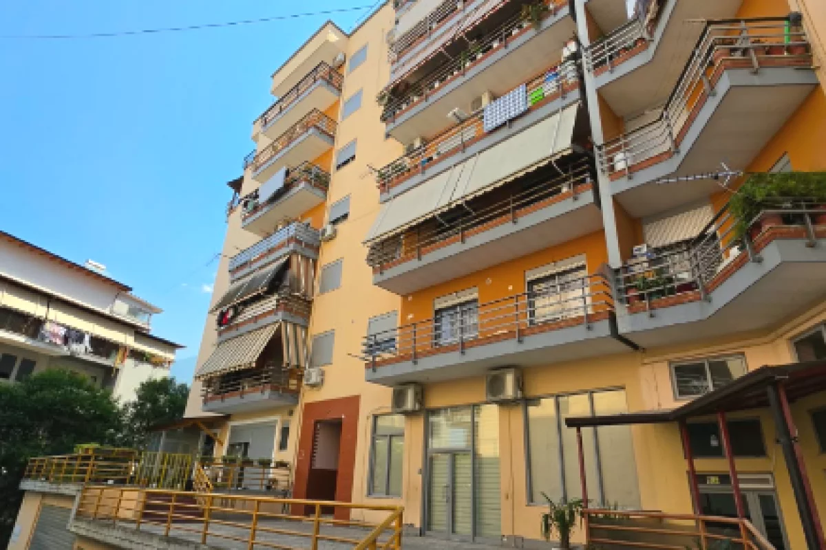 Shtepi me qera Apartament ne Tirane, 2+1, Mobilimi E mobiluar, Pagesa 47,000  Leke.