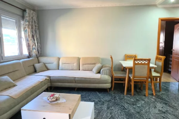 Shtepi me qera Apartament ne Tirane, 2+1, Mobilimi E mobiluar, Pagesa 47,000  Leke.