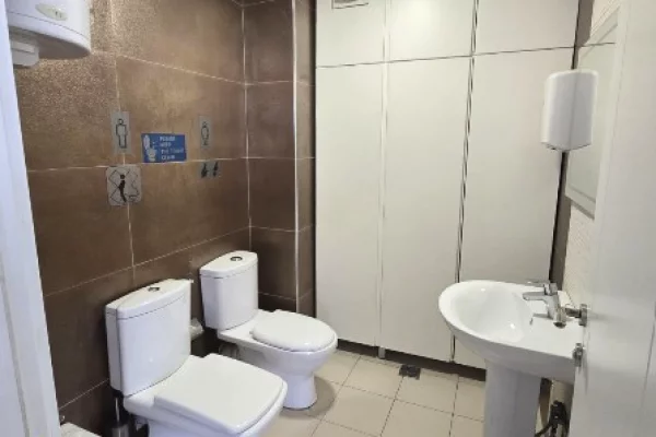 EKSKLUZIVE | ZYRA 115 M2 ME QIRA – KRISTAL CENTER