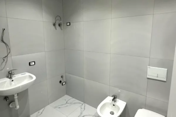 JEPET ME QIRA AMBIENT ZYRASH 140 M2 – MYSLYM SHYRI