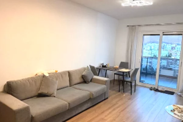 Shtepi me qera 1+1 ne Tirane - 700 Euro