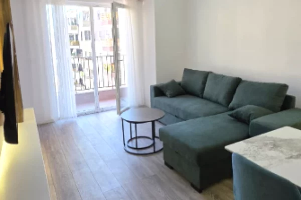 Shtepi me qera Apartament ne Tirane, 2+1, Mobilimi E mobiluar, Pagesa 700  Euro.
