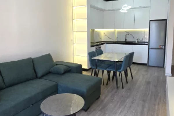Shtepi me qera Apartament ne Tirane, 2+1, Mobilimi E mobiluar, Pagesa 700  Euro.
