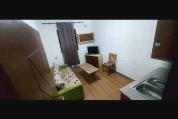 Shtepi me qera 1+1 ne Tirane - 25,000 Leke