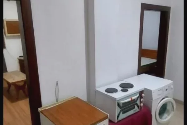 Shtepi me qera Shtepi Private ne Tirane, 1+1, Mobilimi Pjeserisht e mobiluar, Pagesa 25,000  Leke.