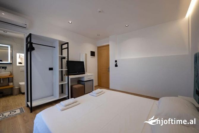 Business Property in Sale 5+1 in Saranda - 2,200,000 Euro