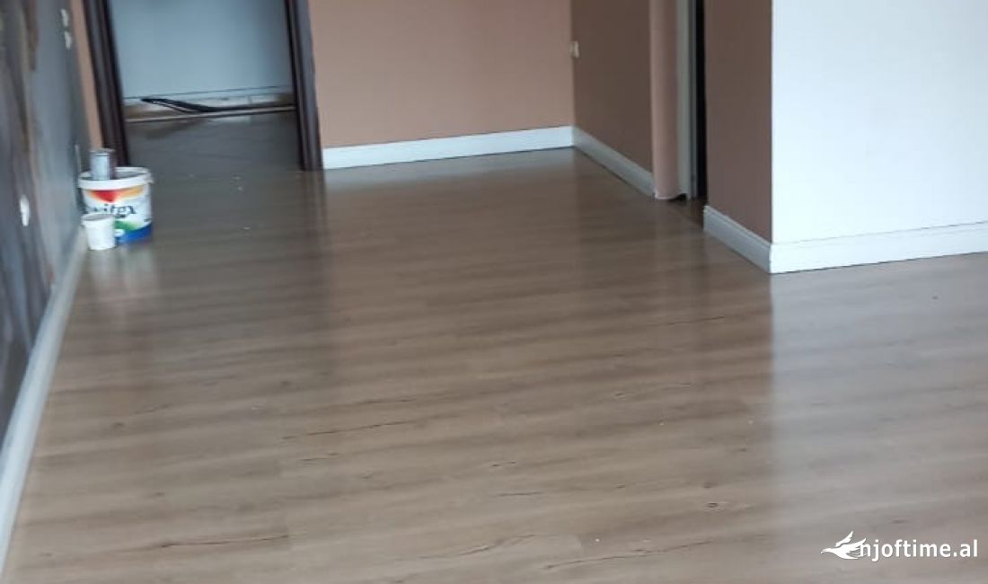 Jepet me qera dyqan te Kompleksi Dinamo 