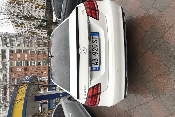 Makina ne shitje ne Tirane, Mercedes-Benz, 2014 Diesel,Kambio Automatik Pagesa 11,000  Euro.