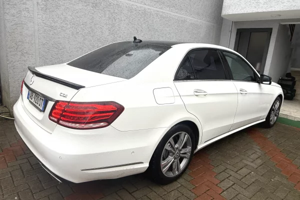 Makina ne shitje ne Tirane - 11,000 Euro