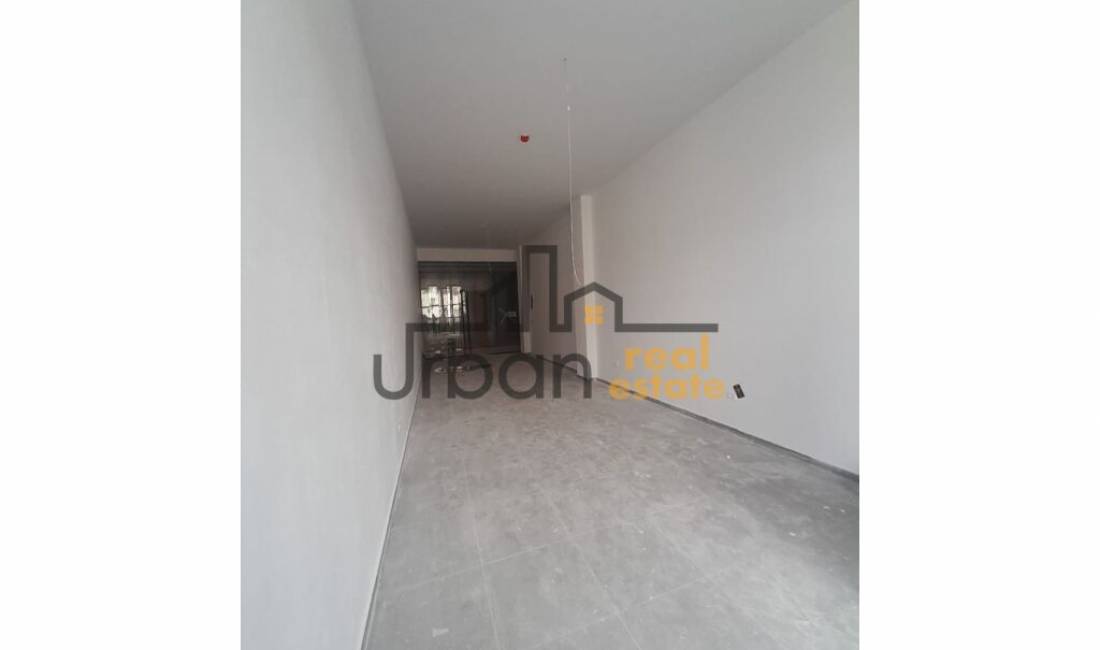 Tirane, jap me qera ambjent biznesi Kati 1, 55 m2 1.300 Euro (Garden Building)