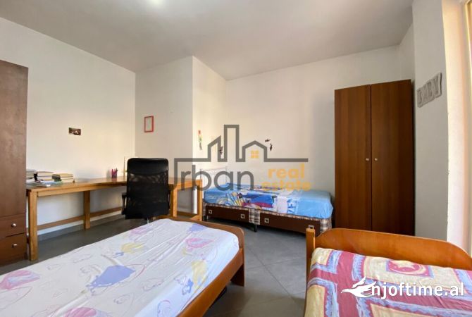 Ambiente Commerciale in Vendita 1+1 a Tirana - 155,000 Euro