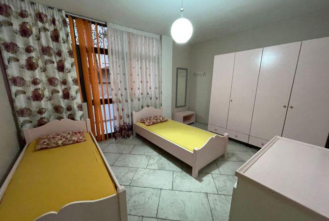 Shtepi me qera Apartament ne Tirane, 2+1, Mobilimi E mobiluar, Pagesa 600  Euro.