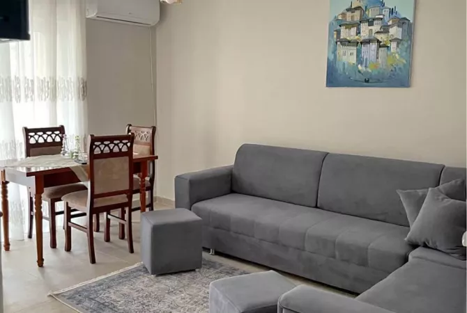 Shtepi me qera Apartament ne Tirane, 3+1, Mobilimi E mobiluar, Pagesa 750  Euro.