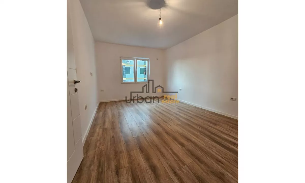 Shtepi ne shitje Apartament ne Tirane, 1+1, Mobilimi Bosh, pa mobiluar, Pagesa 98,000  Euro.