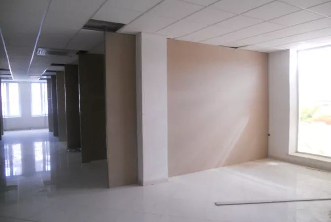 Qera, Ambient Biznesi, Kombinat, Tirana - 800Euro | 150 m2