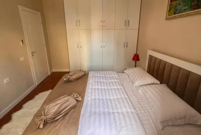 Shtepi me qera Apartament ne Tirane, 2+1, Mobilimi E mobiluar, Pagesa 720  Euro.