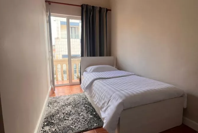Shtepi me qera Apartament ne Tirane, 2+1, Mobilimi E mobiluar, Pagesa 720  Euro.