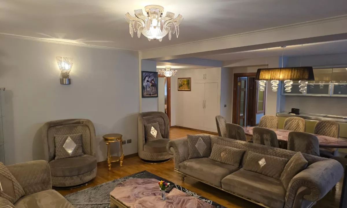 Shtepi ne shitje Apartament ne Tirane, 4+1, Mobilimi E mobiluar, Pagesa 600,000  Euro.