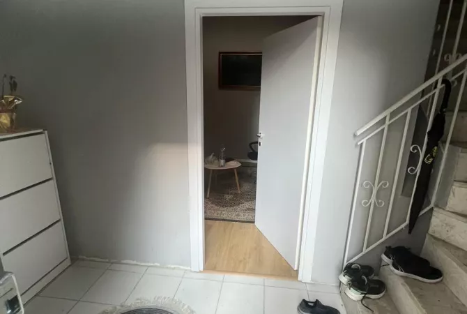 Shtepi ne shitje Apartament ne Tirane, 5+1, Mobilimi E mobiluar, Pagesa 450,000  Euro.