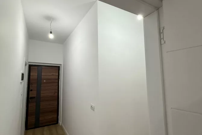 Shtepi ne shitje Apartament ne Tirane, 2+1, Mobilimi Bosh, pa mobiluar, Pagesa 167,000  Euro.