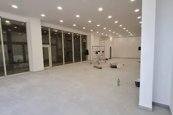 Business Property for Rent 1+1 in Tirana - 4,500 Euro