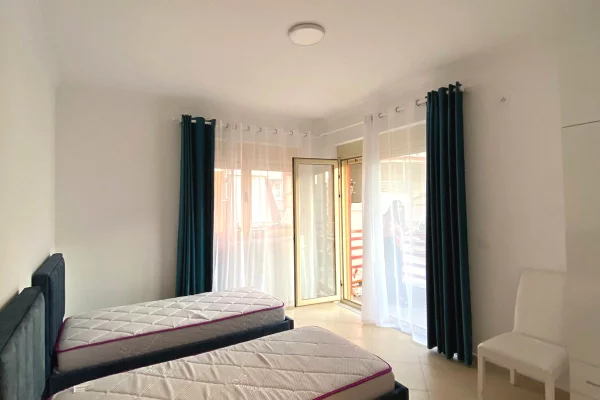 Shtepi ne shitje Apartament ne Tirane, 2+1, Mobilimi E mobiluar, Pagesa 3,000,000  Euro.