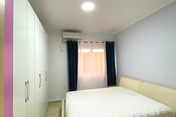 Shtepi ne shitje Apartament ne Tirane, 2+1, Mobilimi E mobiluar, Pagesa 3,000,000  Euro.