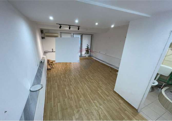 Ambient biznesi me qera 1+1 ne Tirane - 400 Euro