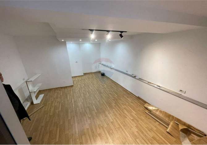 Ambient biznesi me qera 1+1 ne Tirane - 400 Euro