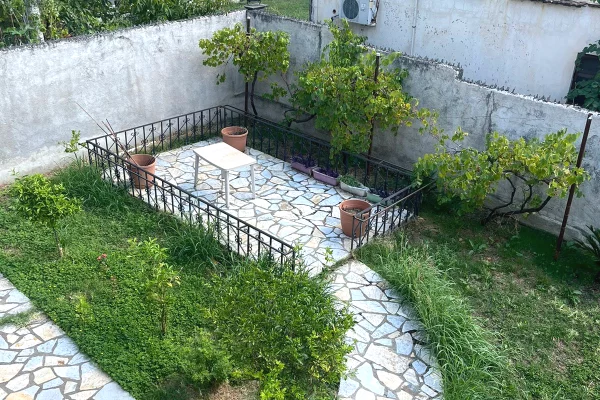 Shtepi me qera Vila Luksoze ne Tirane, 4+1, Mobilimi E mobiluar, Pagesa 1,500  Euro.