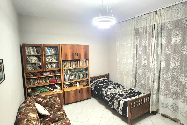 Shtepi me qera Apartament ne Tirane, 3+1, Mobilimi E mobiluar, Pagesa 65,000  Leke.
