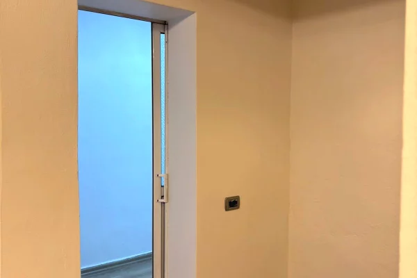 Shtepi me qera Apartament ne Tirane, 2+1, Mobilimi Bosh, pa mobiluar, Pagesa 500  Euro.